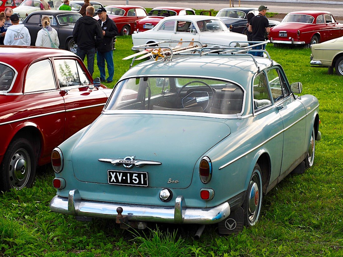 Hiihtäjälegenda Veikko Hakulisen 1962 Volvo Amazon