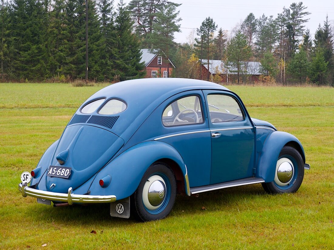 1951 VW kupla urheilukentällä