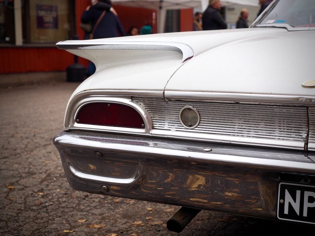 1960 Ford Starliner jenkkiauton siipi