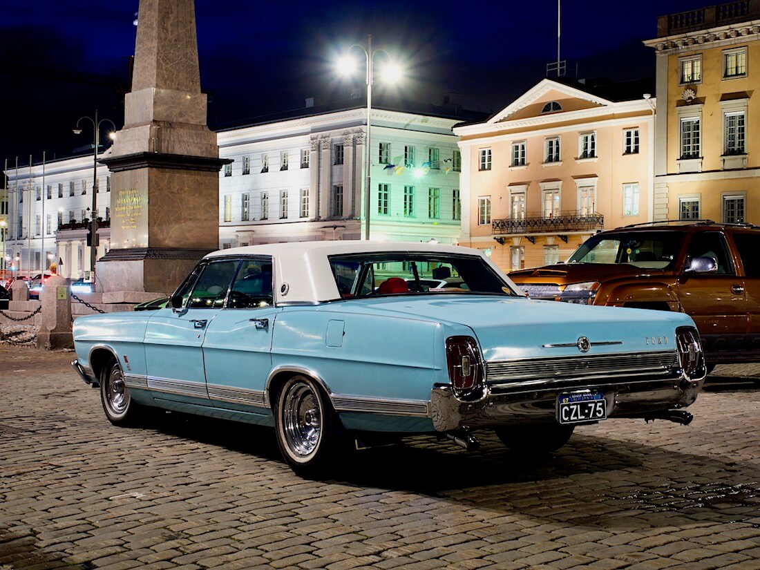 1967 Ford LTD museoauto Kauppatorilla