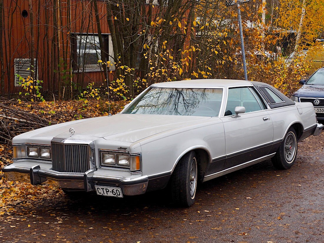 Harmaa 1977 Mercury Cougar coupe 351cid V8 XR-7