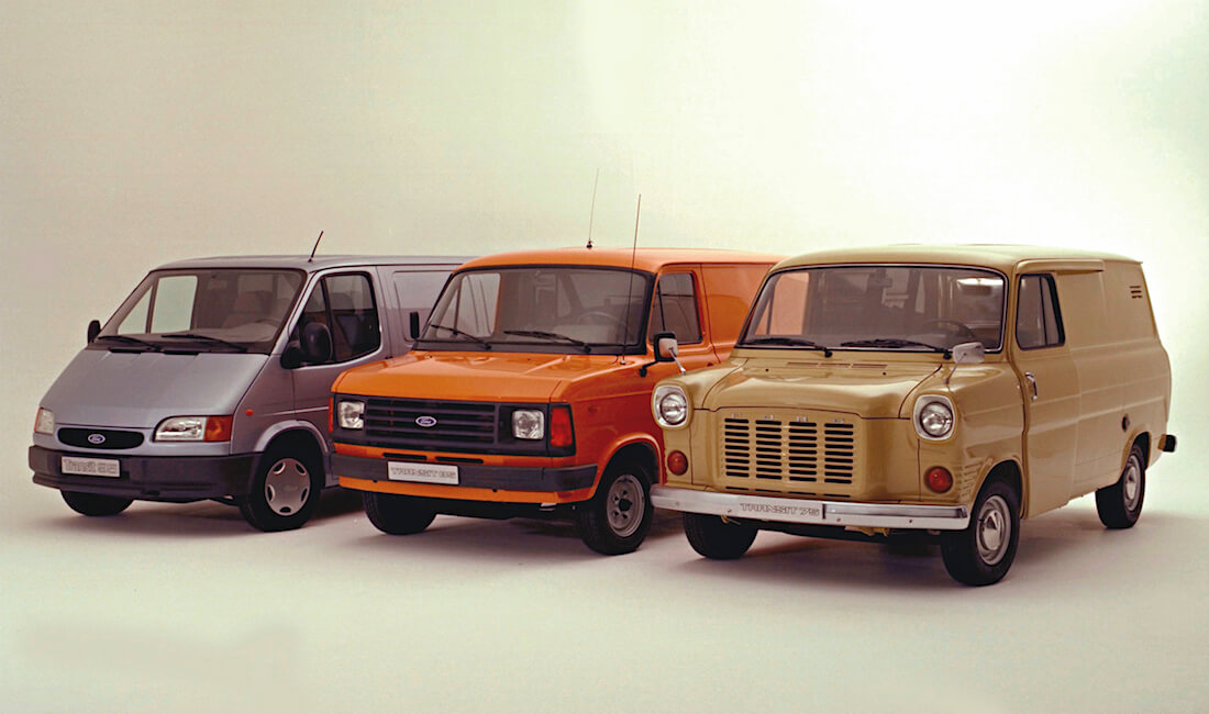 1972, 1978 ja 1994 Ford Transit pakettiautot