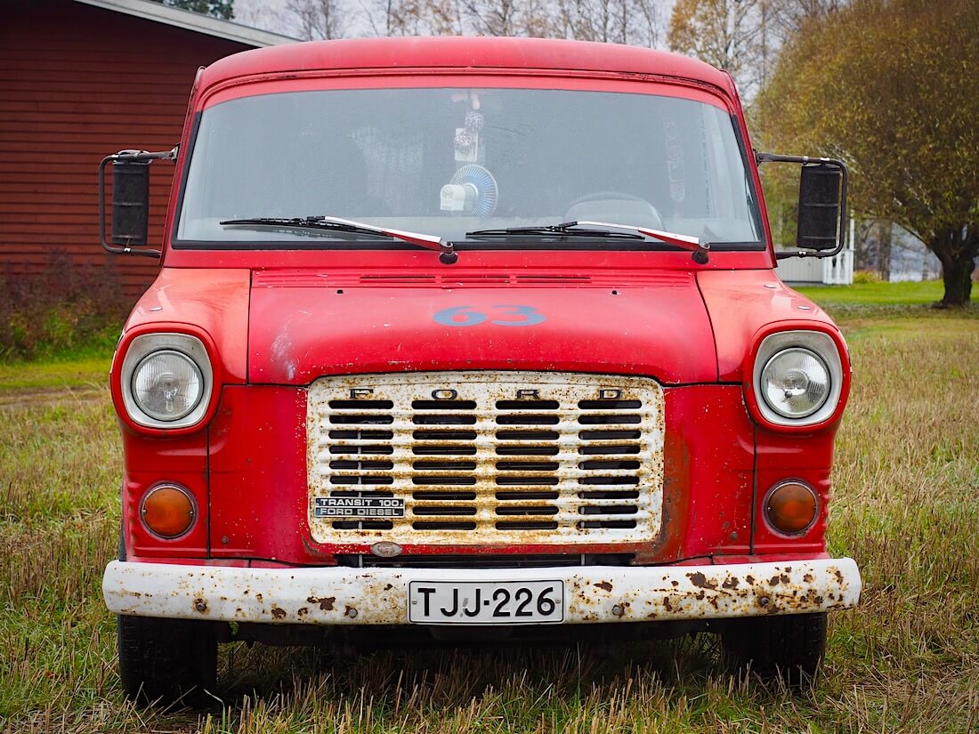 Turboahdettu ja muutoskatsastettu Ford Transit Mk1