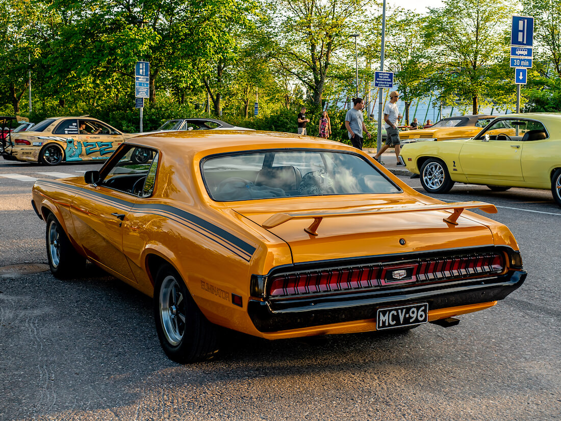 Oranssi 1970 Mercury Cougar