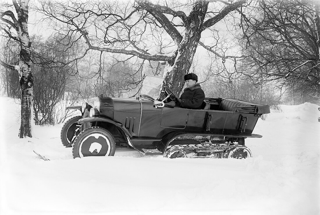 Citroënin Lumiauto koajossa Helsingissä marraskuussa 1924.