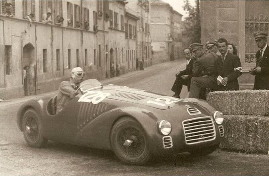 1947 Ferrari 125S kilpa-auto