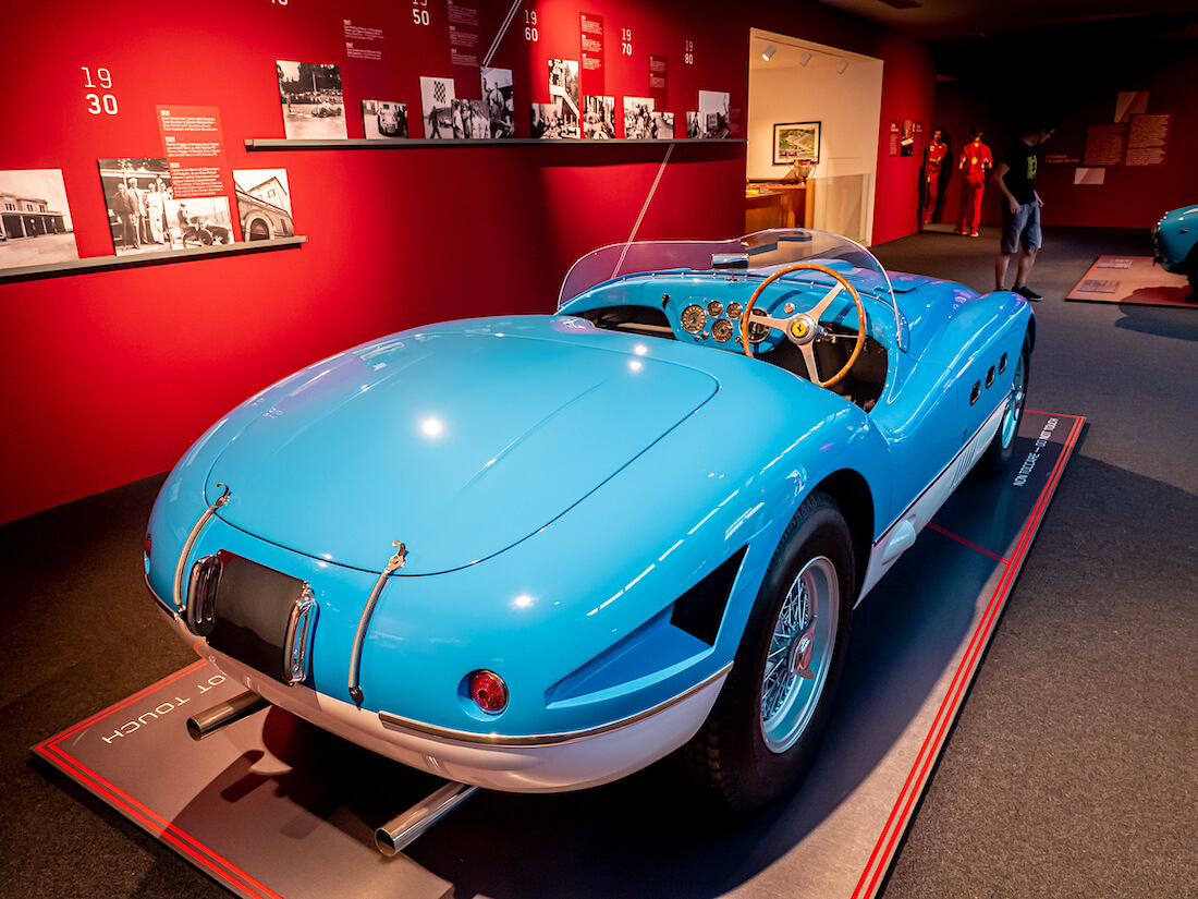 Sininen 1953 Ferrari 340MM Vignale Spider