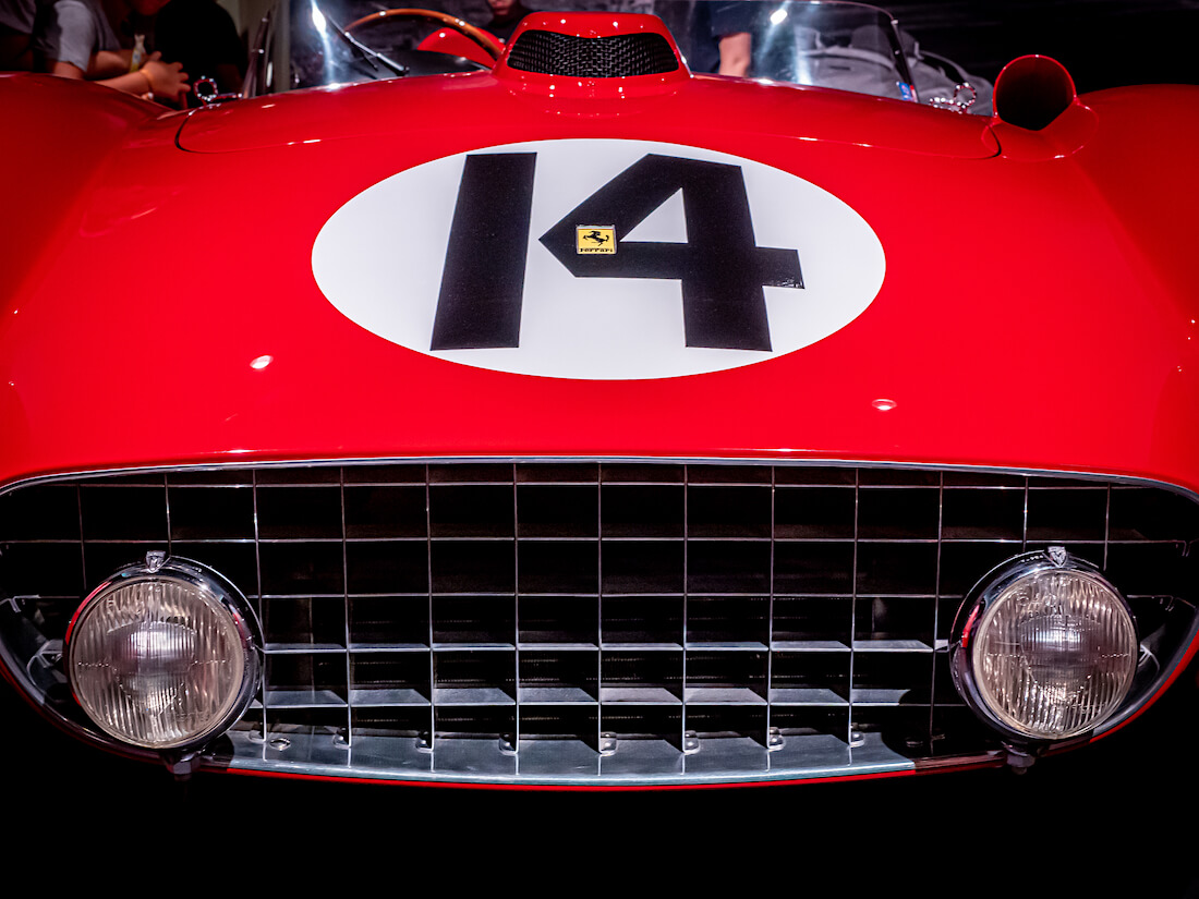 1956 Ferrari 290MM auton keula