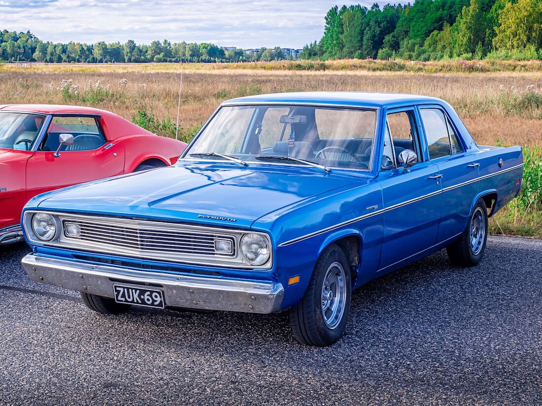 1969 Plymouth Valiant 100 4d Sedan Malmin lentoasemalla