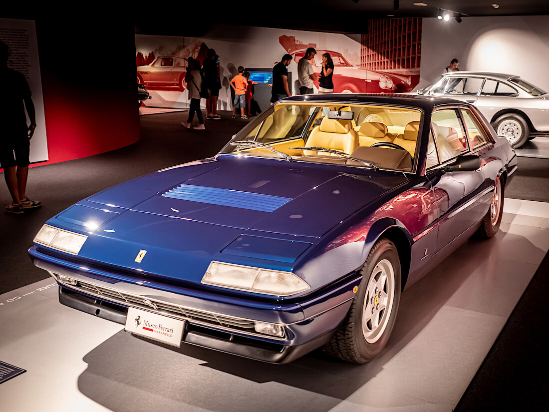 1989 Ferrari 412 2+2