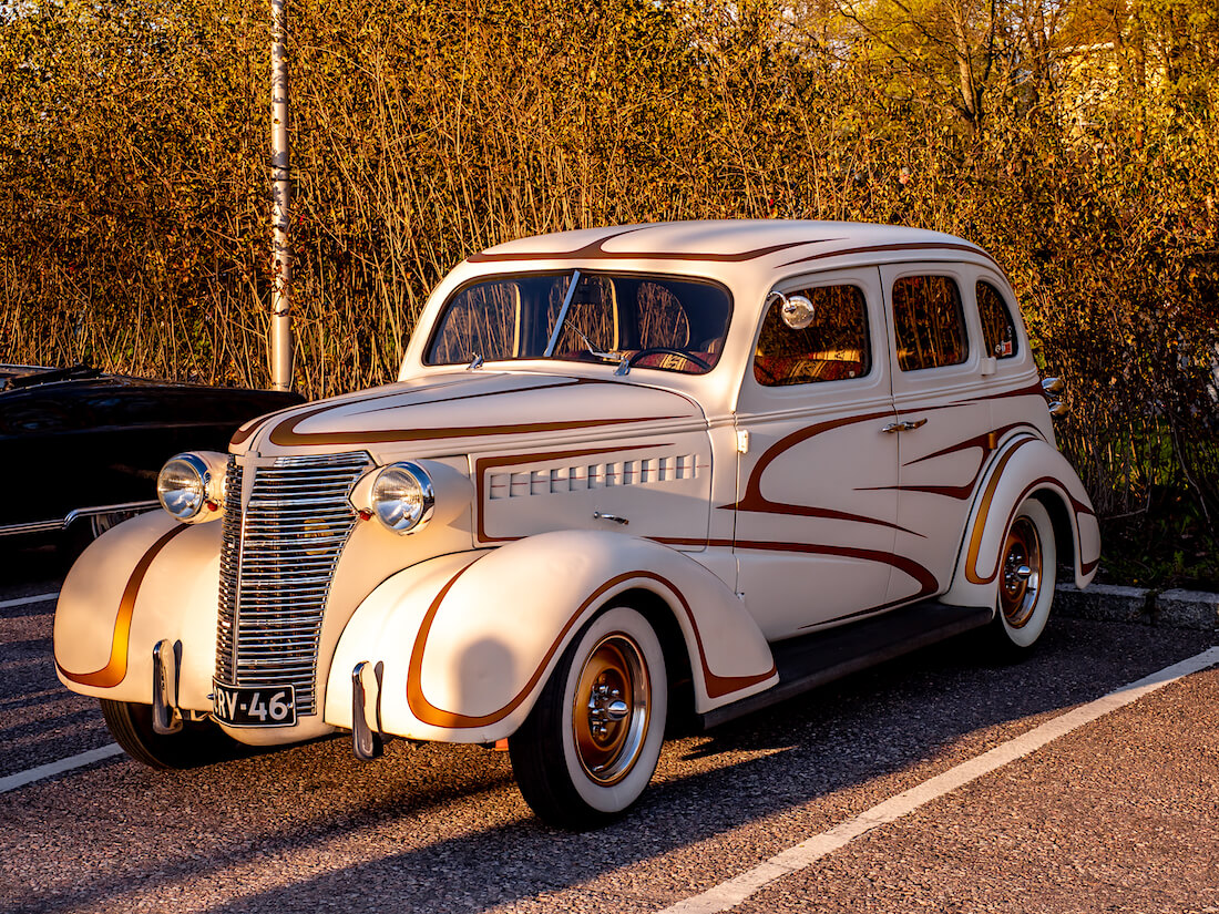 1938 Chevrolet Master Deluxe custom maalauksella