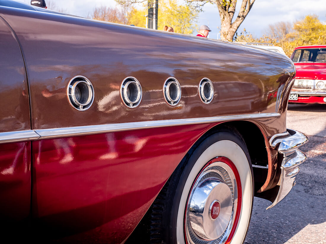 1955 Buick Century portholet