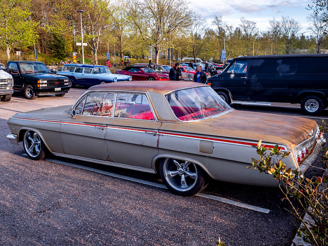 1962 Chevrolet Impala 409 takaa