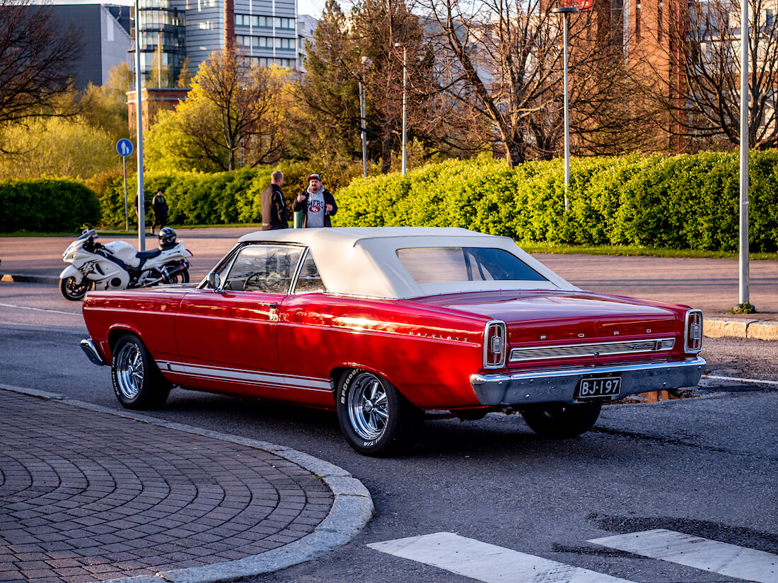 1966 Ford Fairline GT avoauto Vantaa Cruising illassa