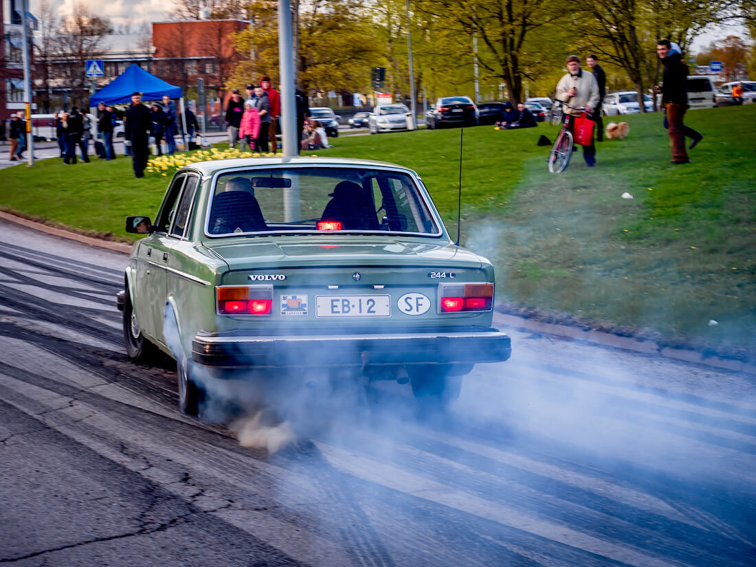 1975 Volvo 244 V8