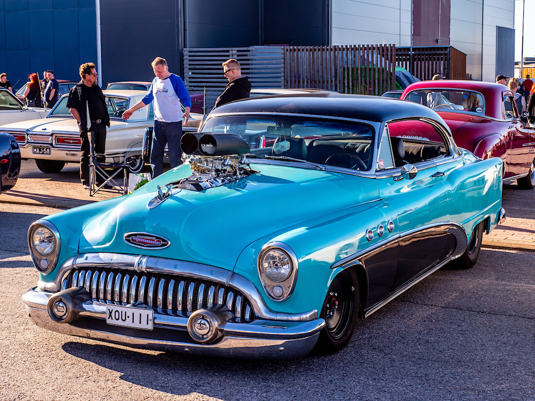 1953 Buick Special Riviera "Miami Vice Racing" jenkkiauto