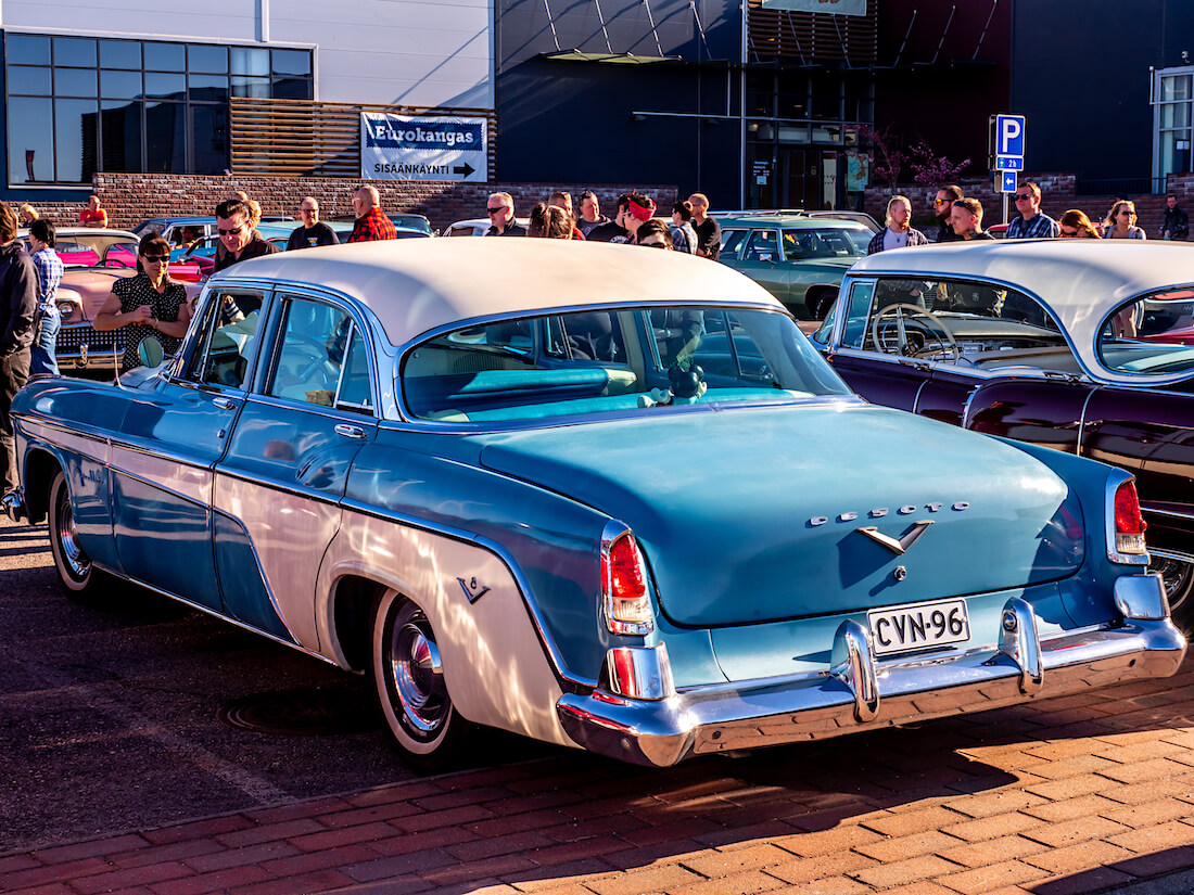 1955 DeSoto Fireflite V8 Porvoossa