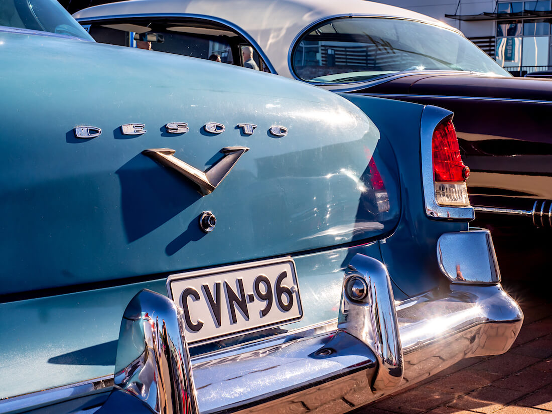 1955 DeSoto Fireflite V8 krominen takapuskuri