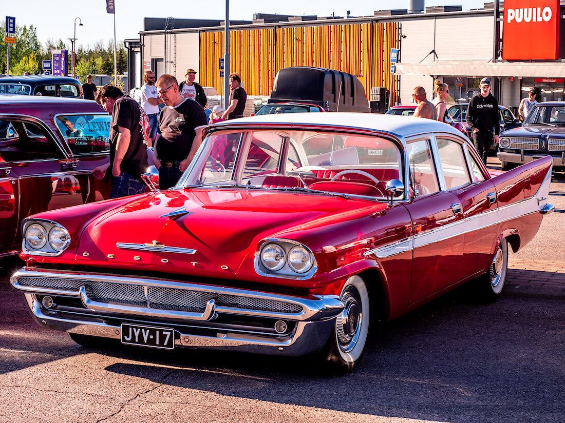 1958 DeSoto Firedome 4d Sedan 361cid V8 Porvoossa