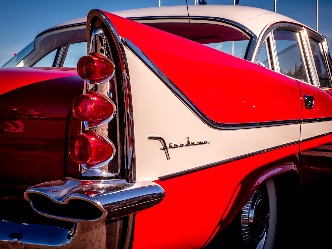 1958 DeSoto Firedome 4d Sedan takasiipi ja takavalot