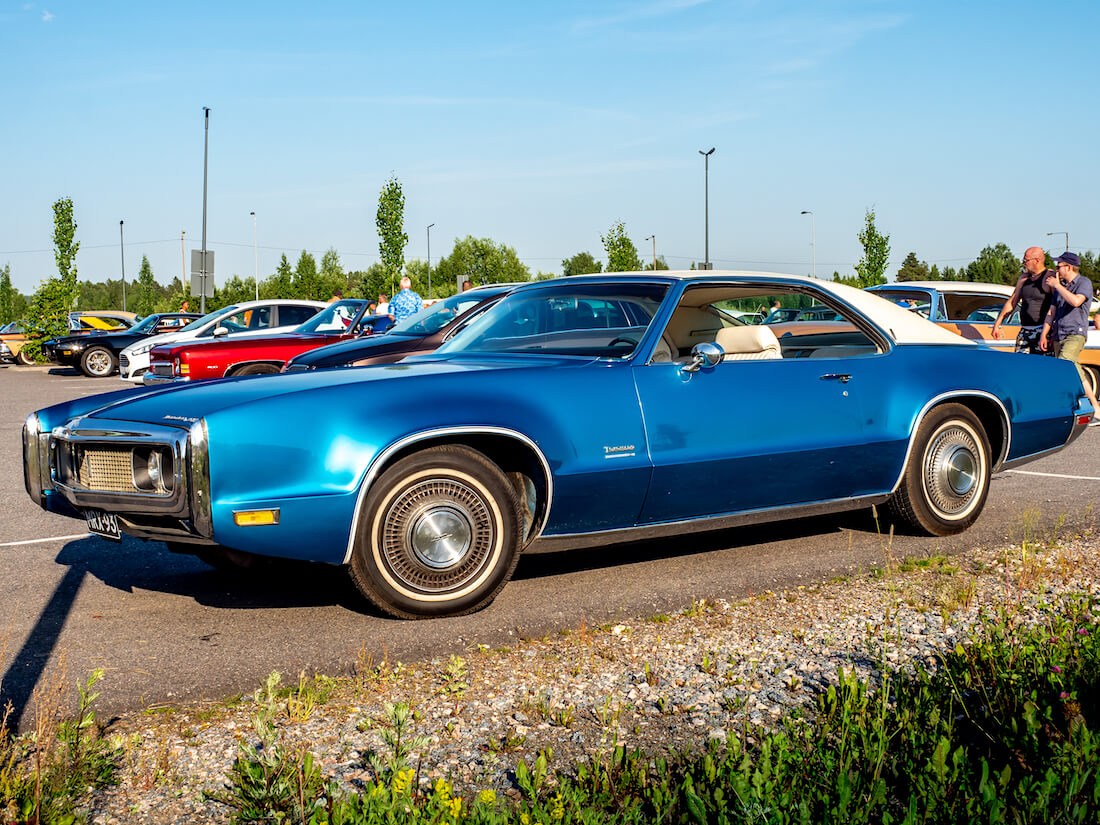 Sininen 1970 Oldsmobile Toronado 455cid V8