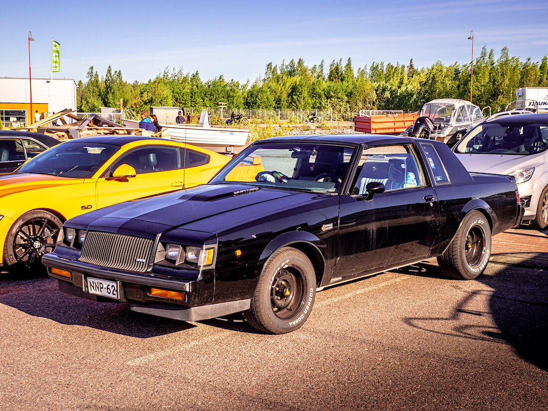 1987 Buick Regal Grand National turboahdettu muskeliauto