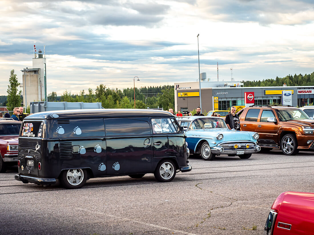 1967 Volkswagen Kastenwagen Taito Porvoon cruising-tapahtumassa