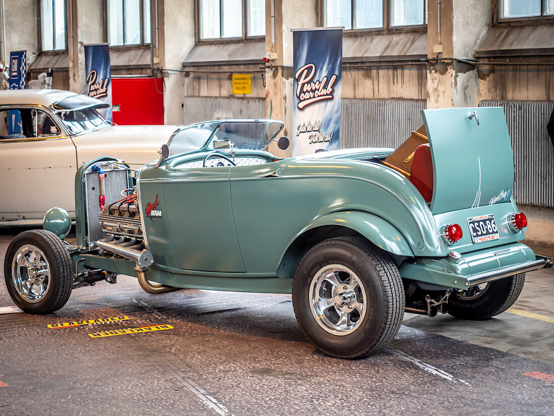 1932-Ford-Model-B-Deuce-roadster-Hemi-V8-FHRA-Malmi-Show-Shine-2020-KaiLappalainen-CCBY40-WheelsFI 1932 Ford Model B Roadster rodi