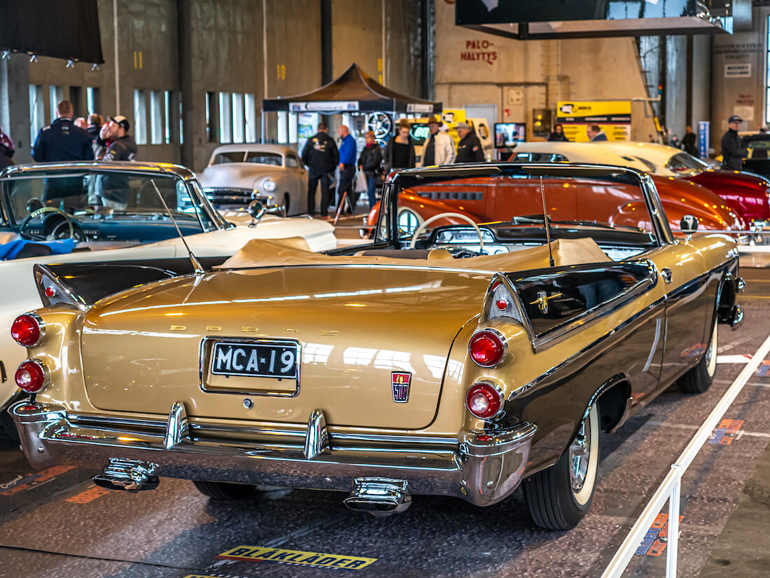 1957-Dodge-Custom-Royale-Convertible-V8-FHRA-Malmi-Show-Shine-2020-KaiLappalainen-CCBY40-WheelsFI 1955 Dodge Custom Royal Convertible takaa