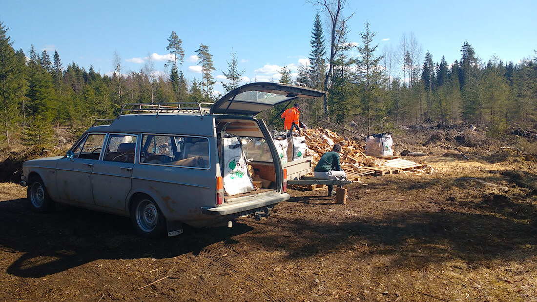 1971 Volvo 145 Express klapityömaalla