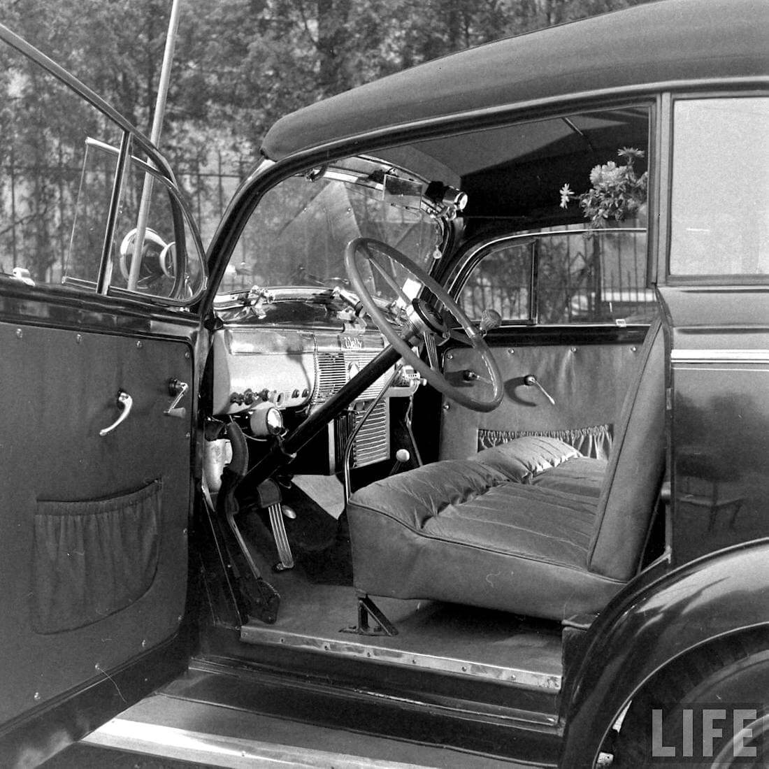 1946 Willys-Coch maasturin sisusta