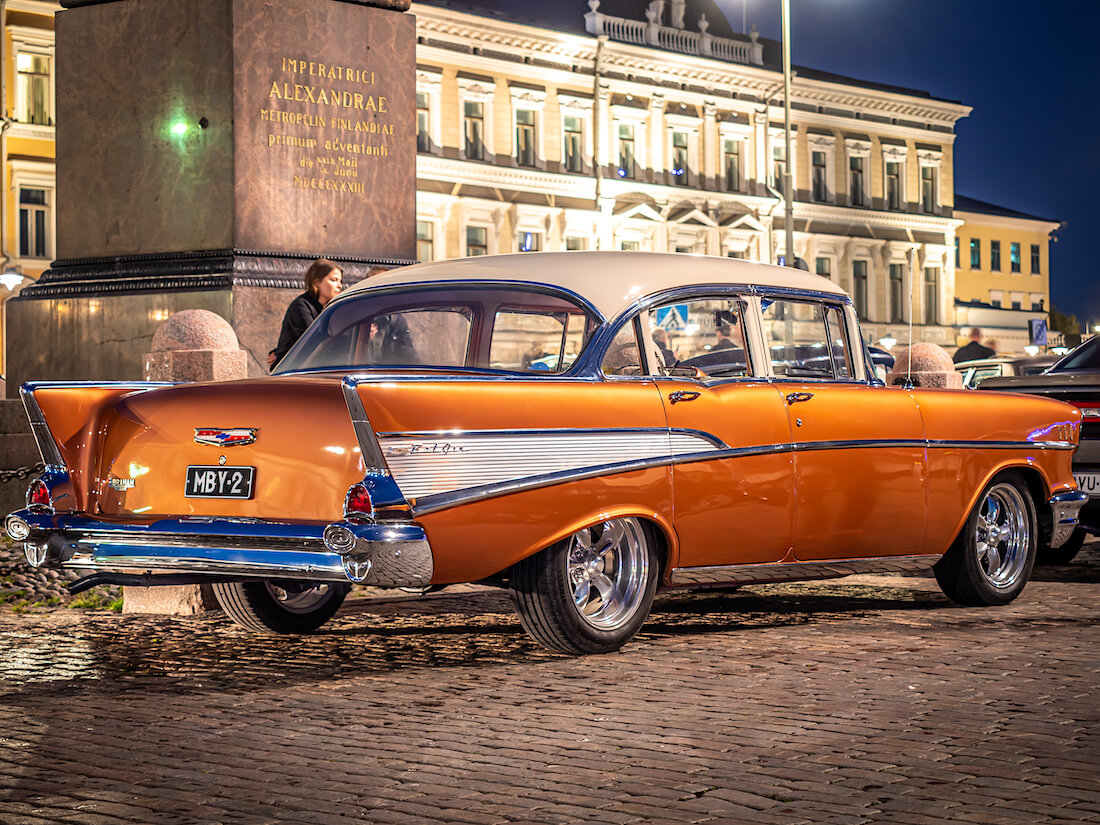 1957 Chevrolet BelAir 4d Sedan jenkkiauto Stadin Cruising tapahtumassa