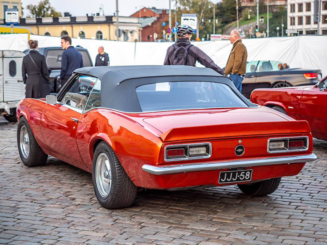 Oranssi 1968 Chevrolet Camaro avoauto