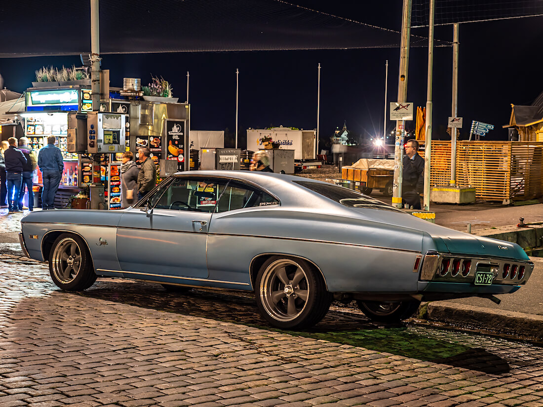 Vaaleansininen 1968 Chevrolet Impala 327cid V8 jenkkiauto kauppatorilla