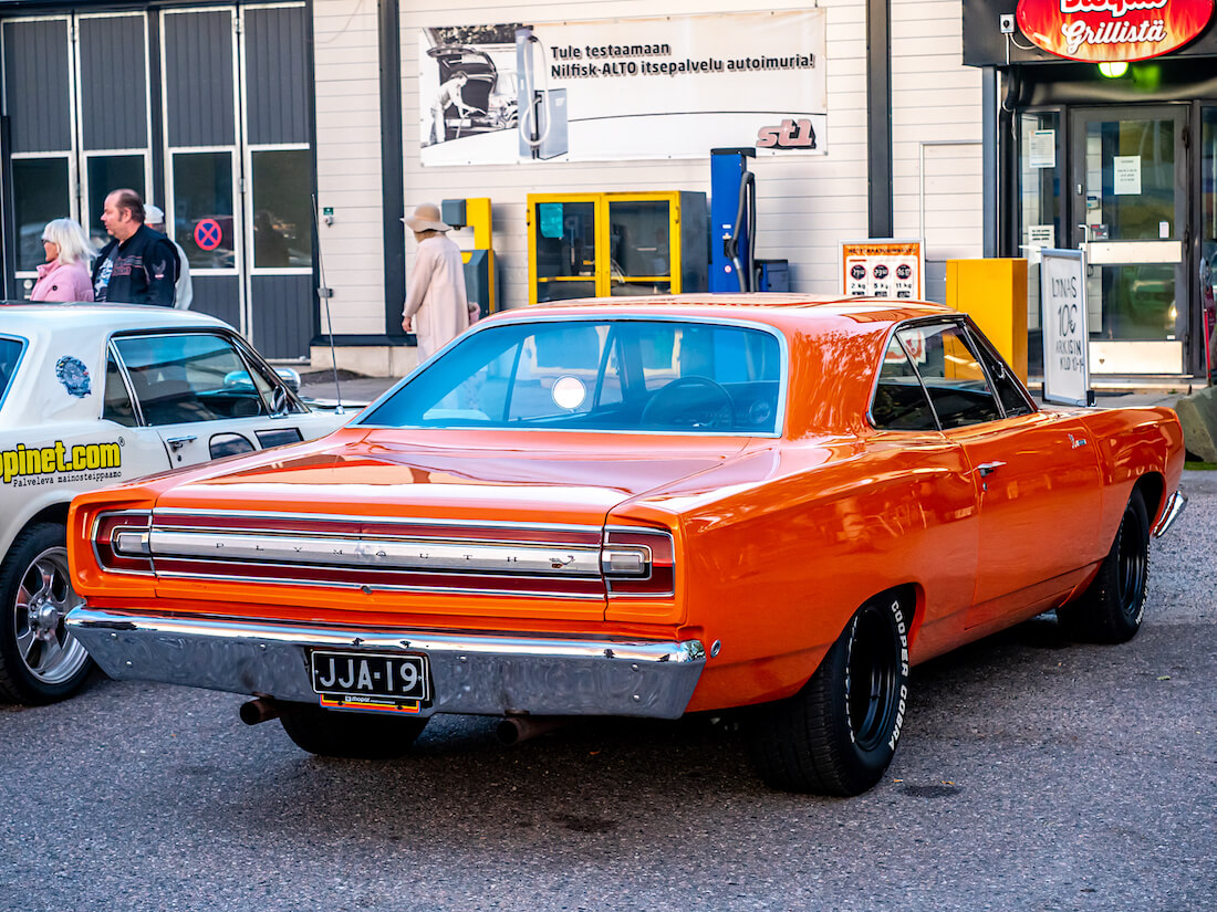 Oranssi 1968 Plymouth Road Runner 440cid 4bbl V8