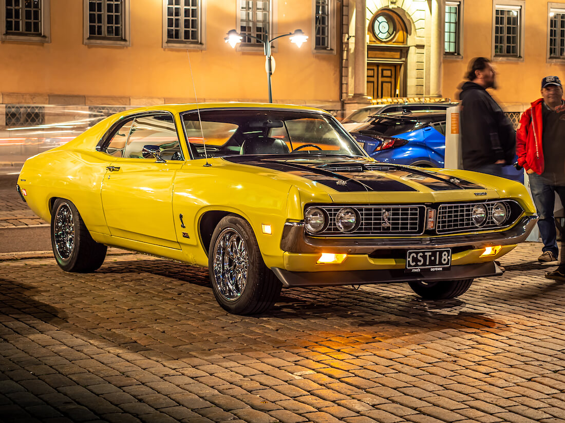 Keltainen 1971 Ford Torino Cobra Helsingin Kauppatorilla