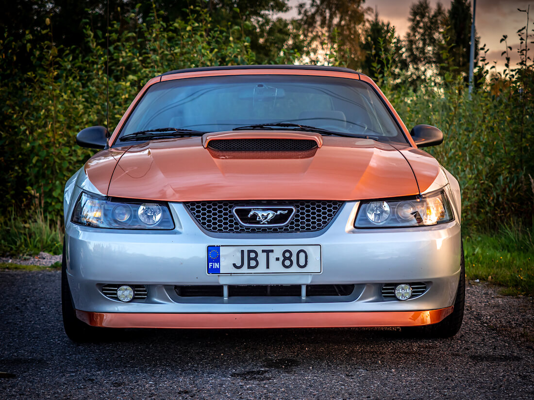 Vuosimallin 2000 Ford Mustang V6 New Edge