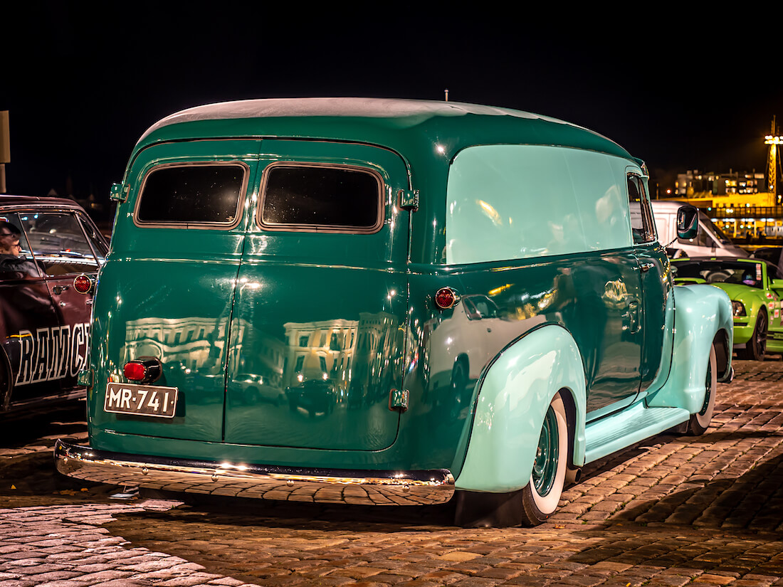 1955 Chevrolet 3100 Panel truck jenkkiauto Helsingissä