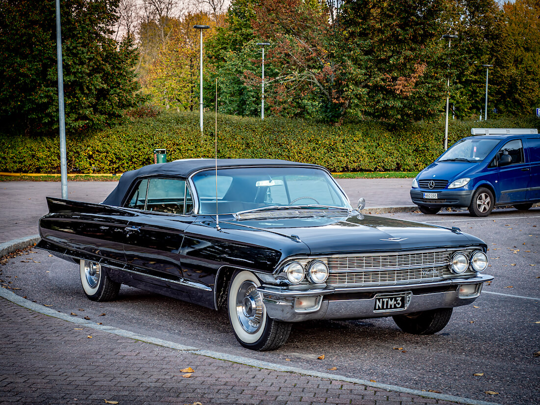 1962 Cadillac Sixty-Two avoauto V8-moottorilla