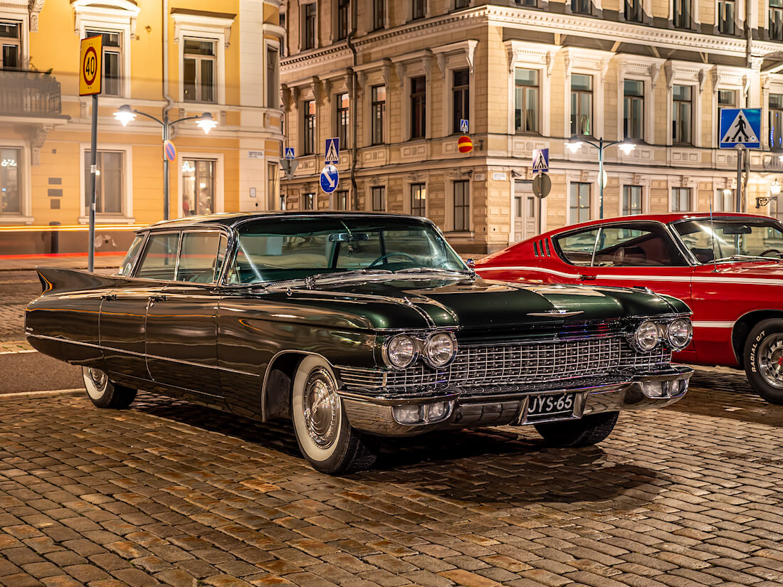 1960 Cadillac Sedan De Ville 4-window jenkkiauto