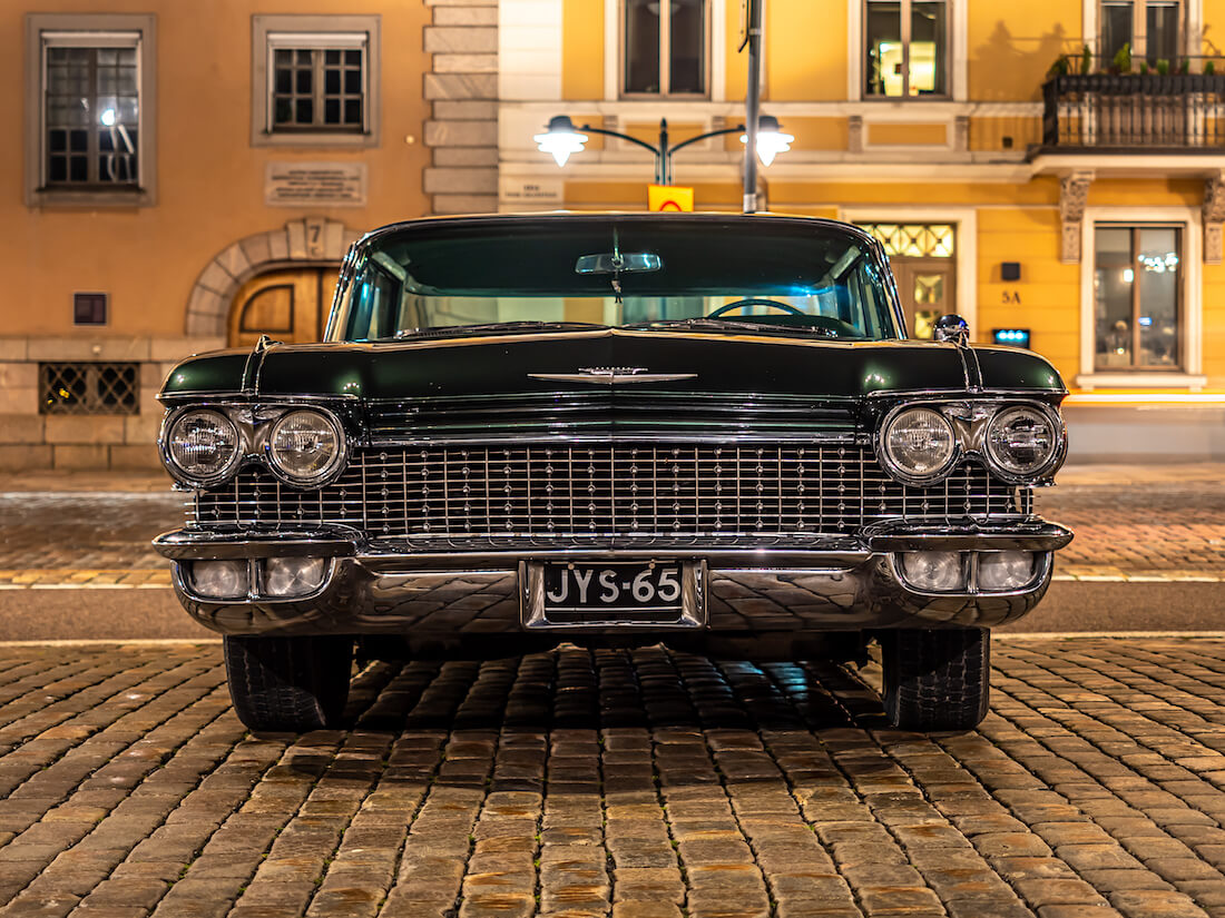 1960 Cadillac Sedan deVille edestä