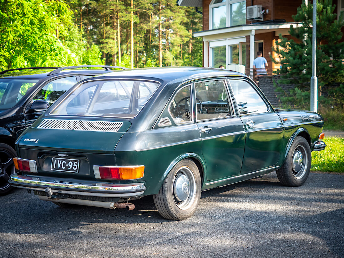 Museorekisteröity 1968 Volkswagen Type4 411L Sappeen hiihtokeskuksessa