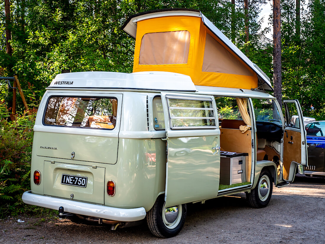 1970 Volkswagen T2a Westfalia pallokeula