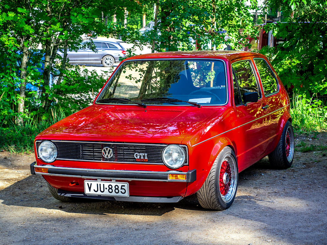 Punainen 1980 Volkswagen Golf Mk1 Turbo 20VT