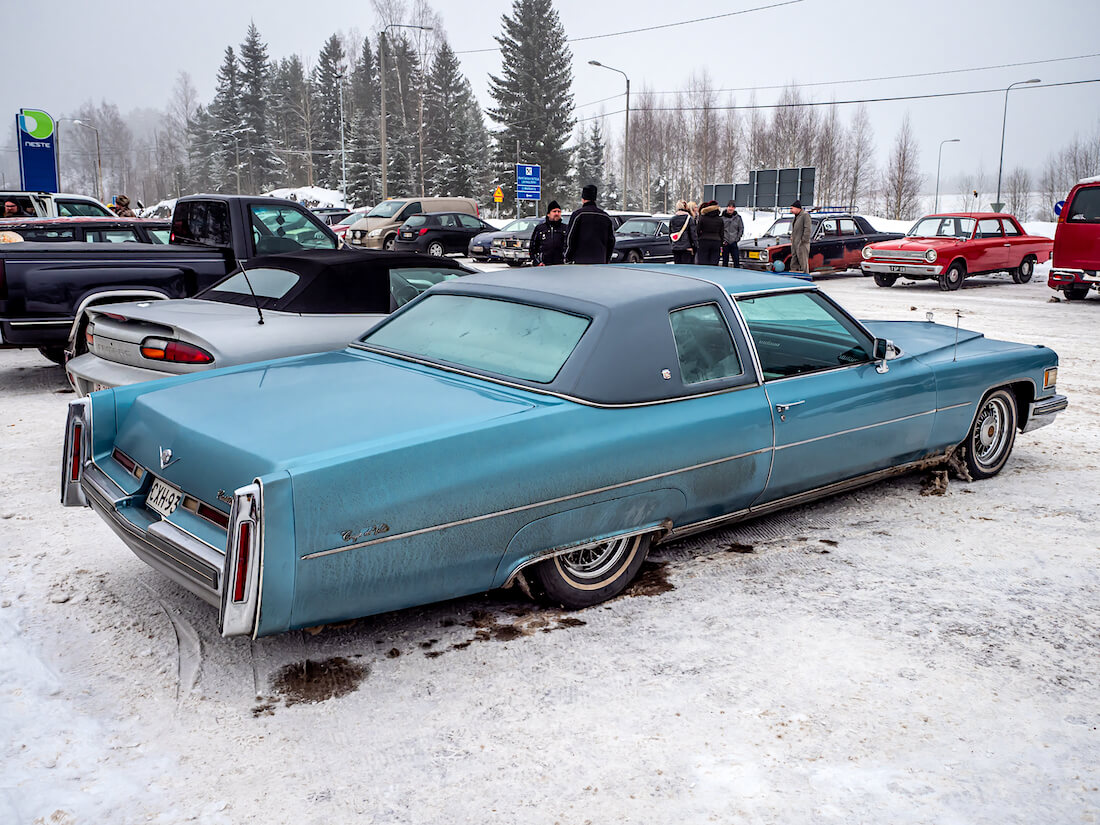 1976 Cadillac Coupe DeVille lowrider jenkkiauto