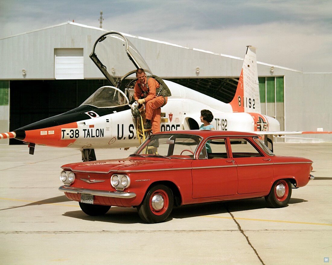 1960 hevrolet Corvair Deluxe 700