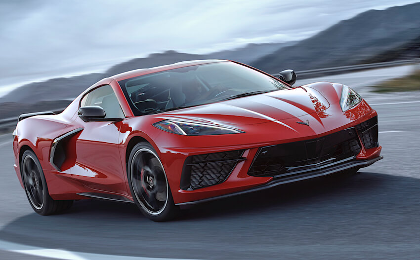 Punainen C8 Corvette Stingray. Kuva: GM Pressroom.