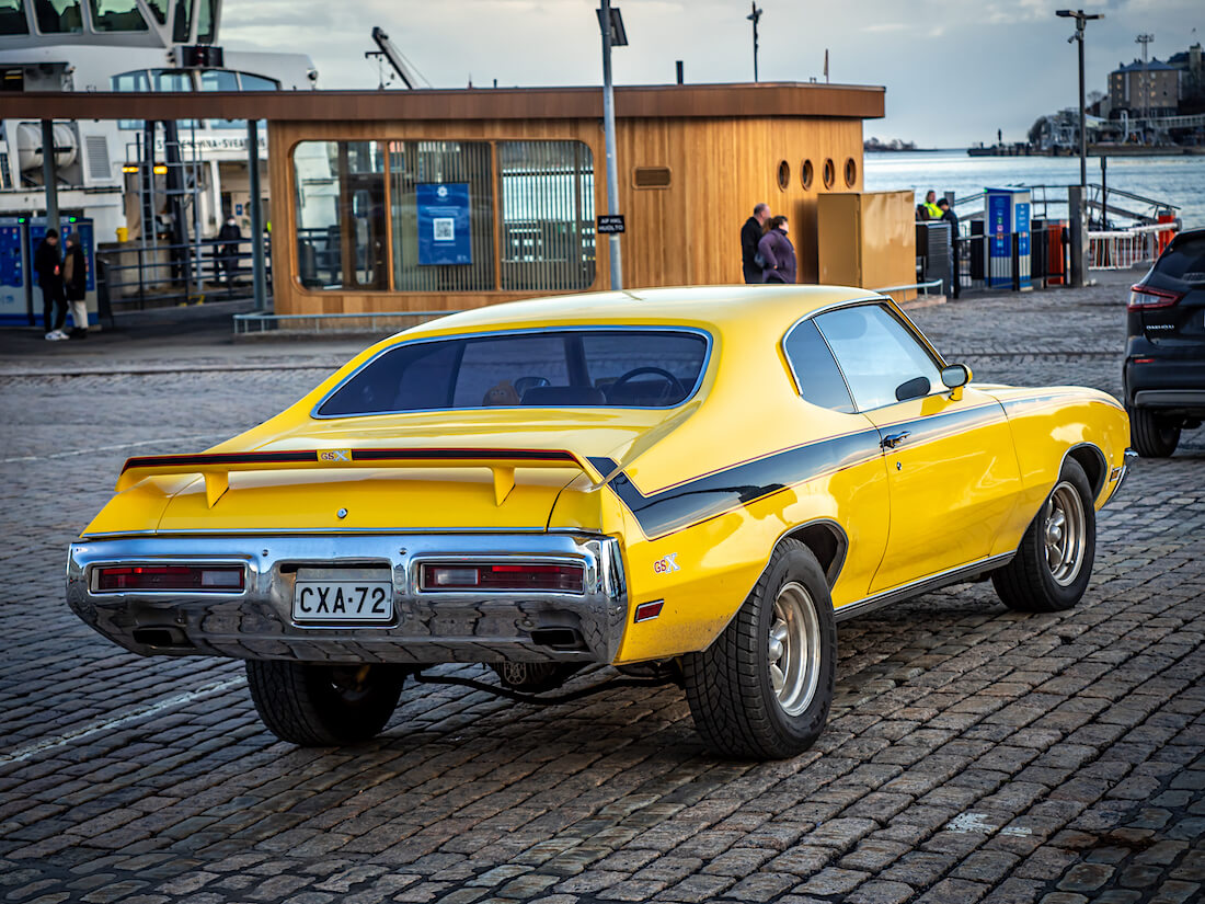 1972 Buick Skylark GSX Stadin cruising-illassa