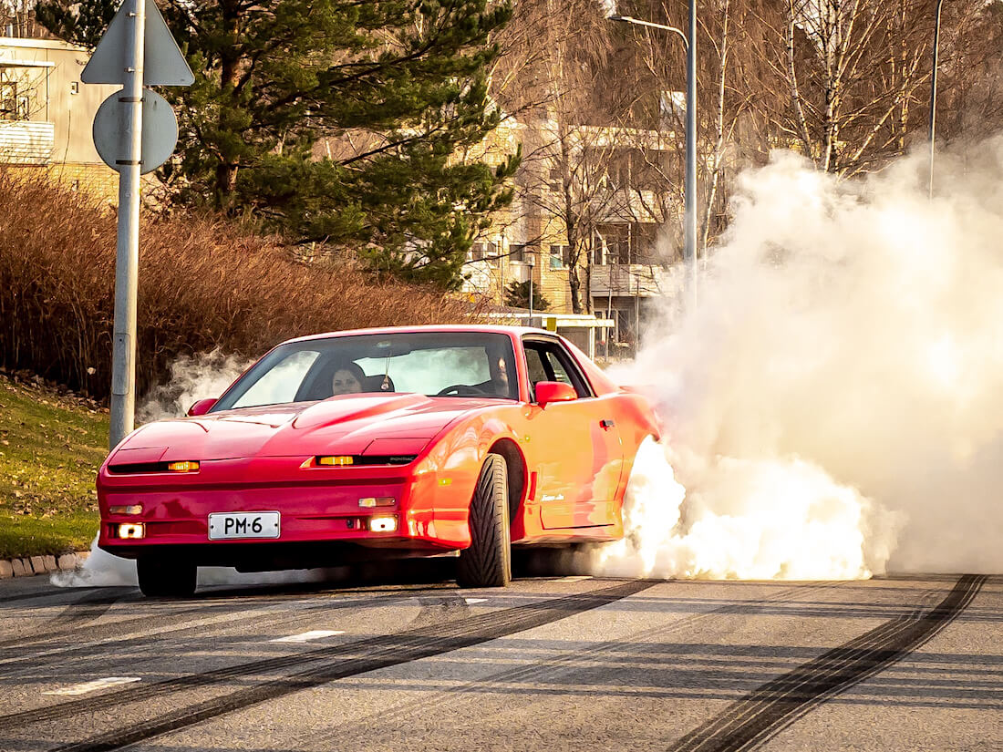 1990 Pontiac Firebird Trans Am burnout