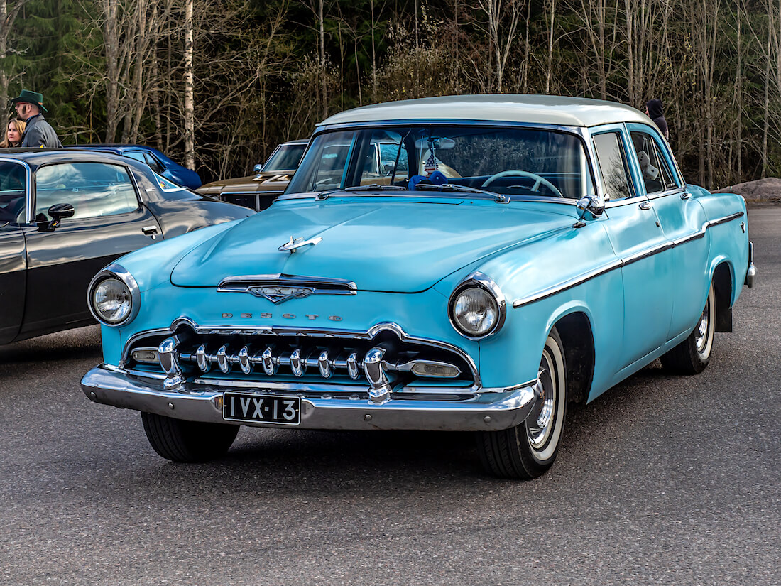 1955 DeSoto Firedome 4d Sedan suomiauto